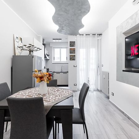Moderno Bilocale A 5 Minuti Dal Centro Storico Apartment Торино Екстериор снимка