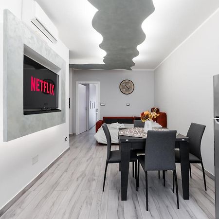 Moderno Bilocale A 5 Minuti Dal Centro Storico Apartment Торино Екстериор снимка